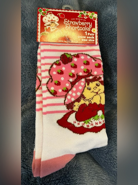 Accessories - Strawberry Shortcake Pink Strawberry Crew Socks